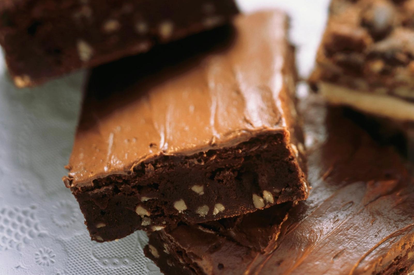 Brownies aux noix avec glaçage