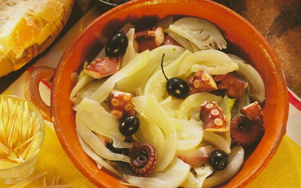 Salade de poulpe au fenouil et aux olives