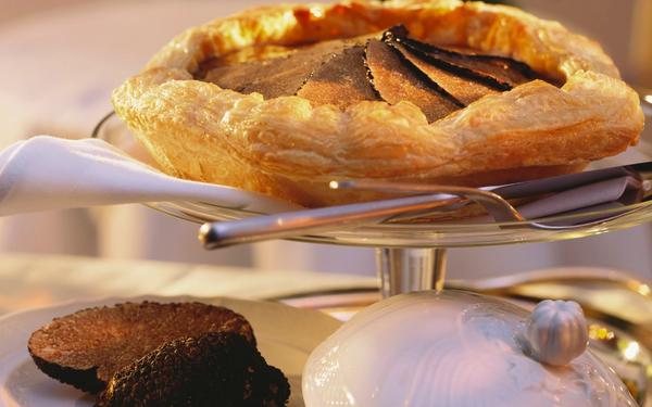 Quiche chaude au chevreuil et aux truffes