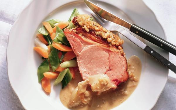 Rôti de porc en croûte aigre-douce et légumes