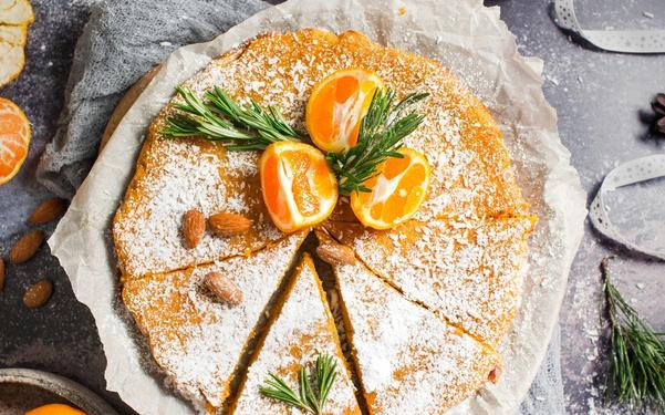 Gâteau de Noël aux amandes et mandarines fraîches