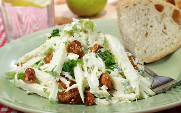 Salade de chou, de poire au vinaigre de cidre