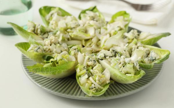 Salade de chicorée et de fromage bleu