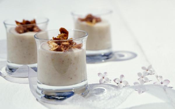 Lassi de rhubarbe aux flocons de blé