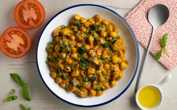 Curry de pois chiches aux aubergines et légumes
