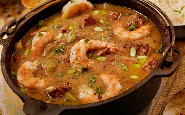 Gombo aux crevettes et saucisses