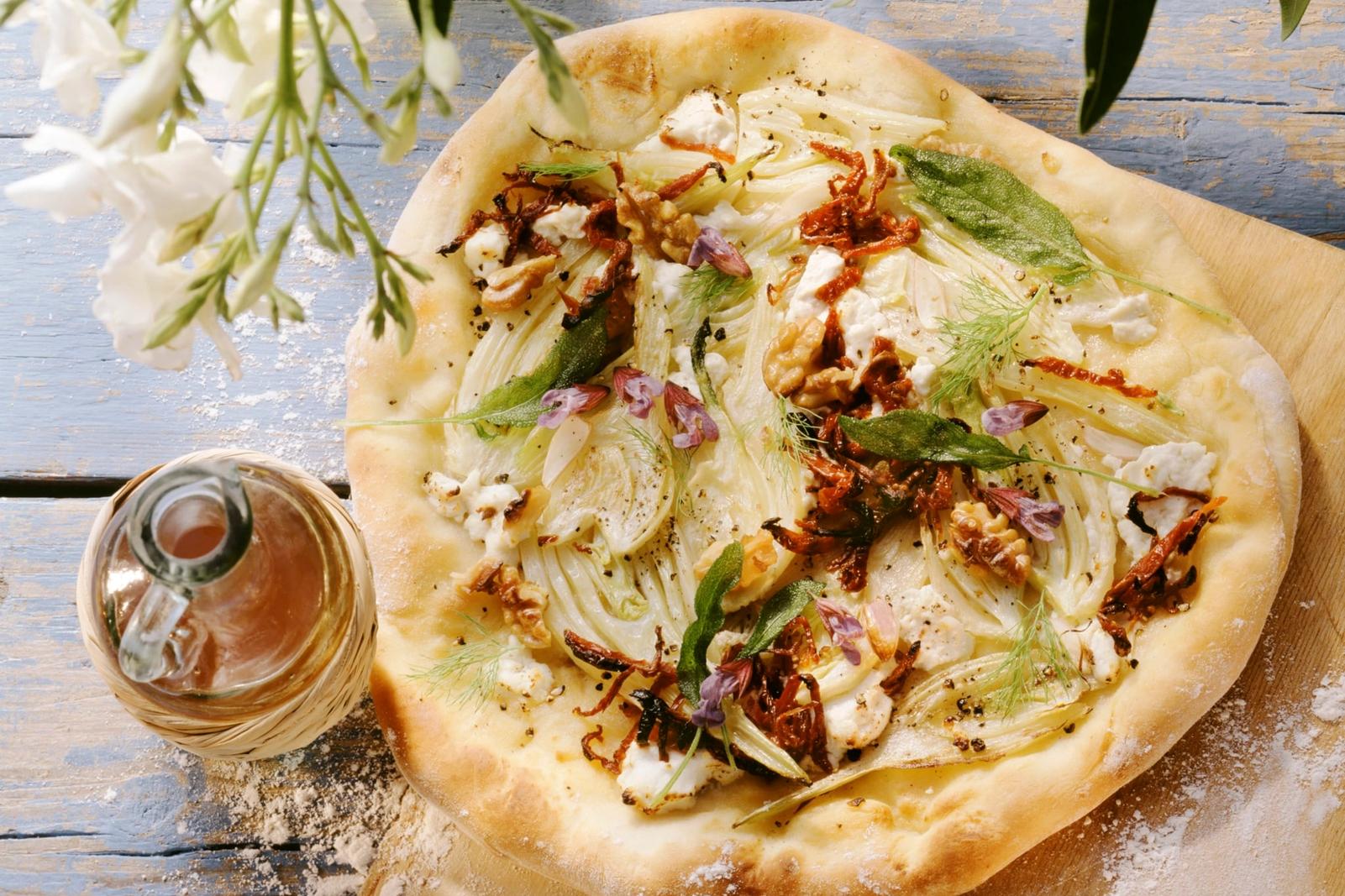 Pizza au fenouil et aux noix