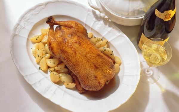 Canard entier aux navets