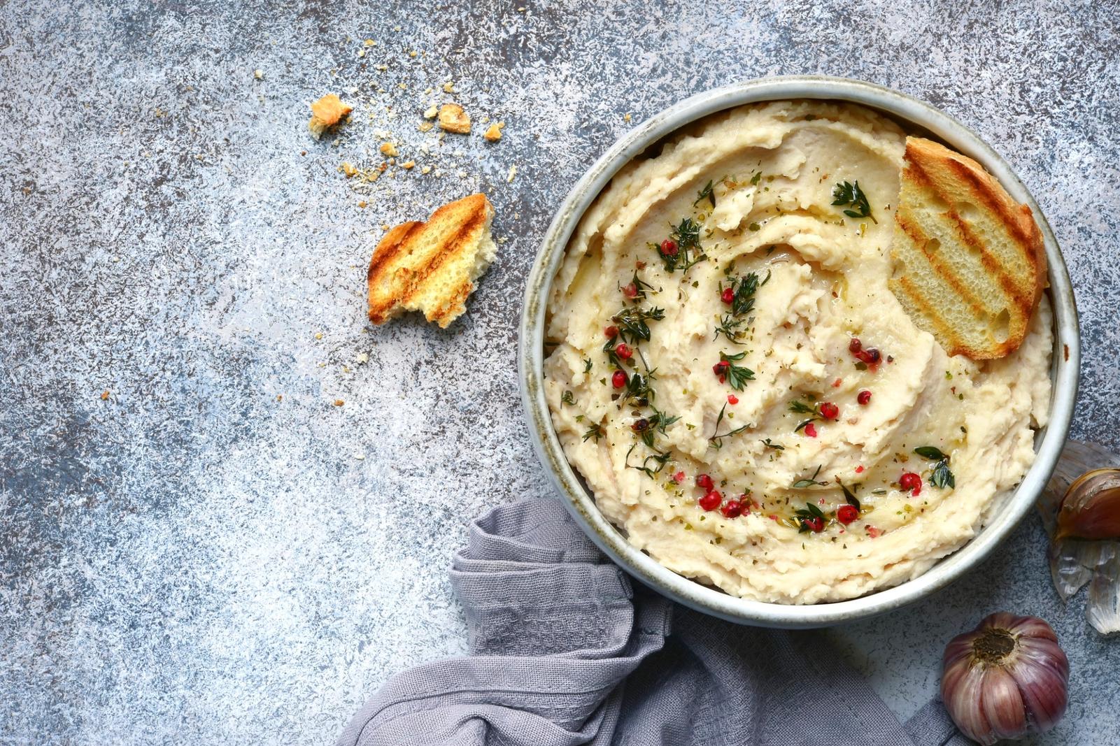 Houmous de haricots blancs, ail et fines herbes