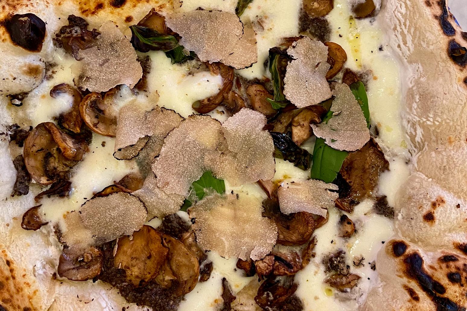 Recette de la pizza à la truffe