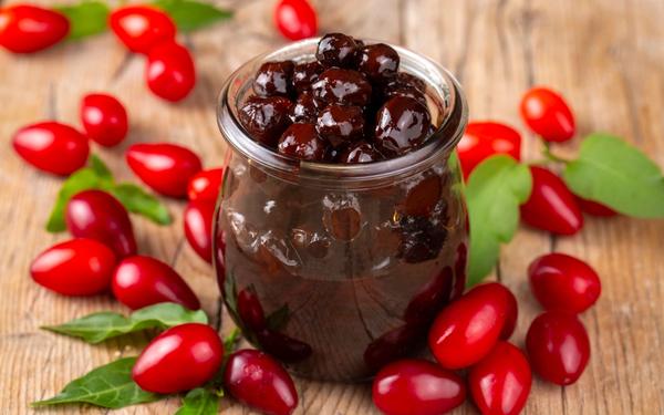 Confiture de cornouilles