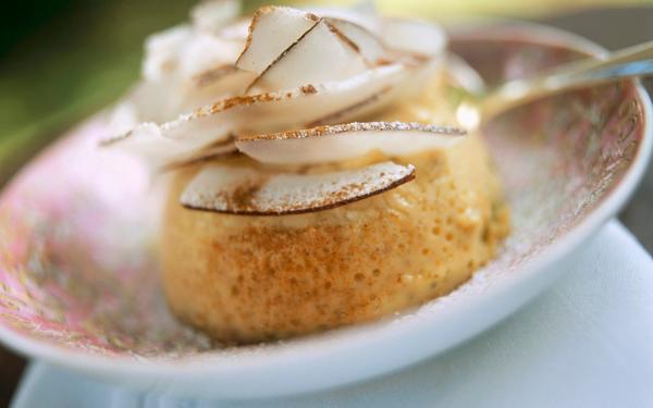 Flan à la noix de coco et aux pistaches
