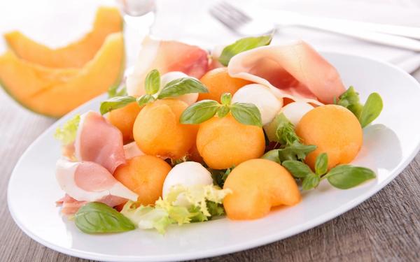 Recette salade de melons au jambon cru et mozzarella
