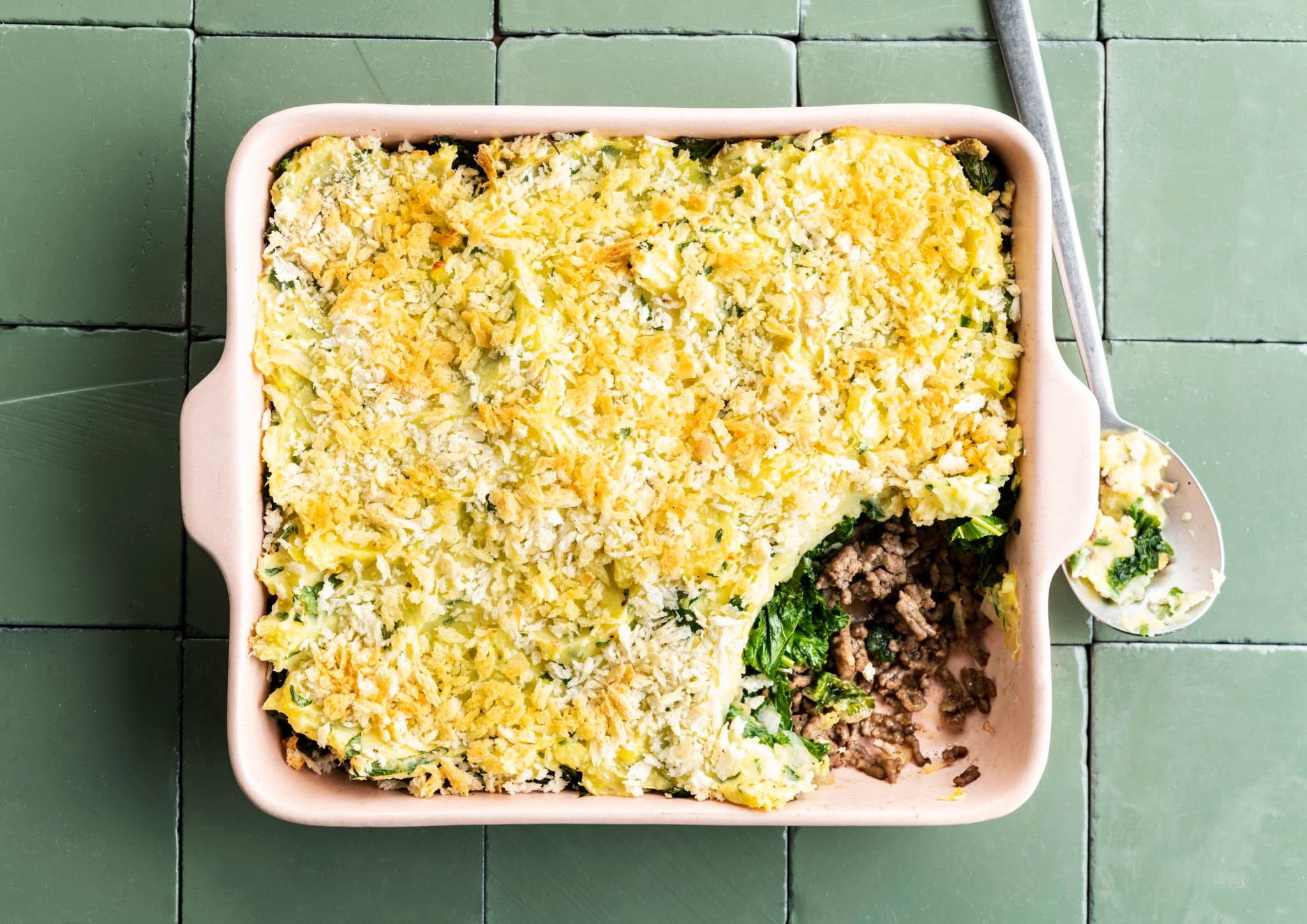 Parmentier de panais, bœuf haché et chou kale