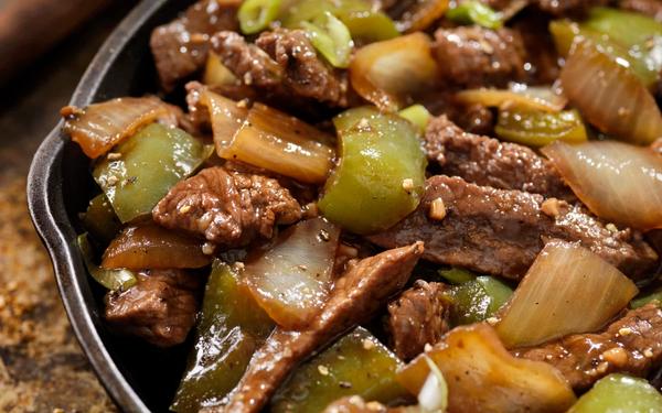 Bœuf poivré asiatique avec sauce aux huîtres