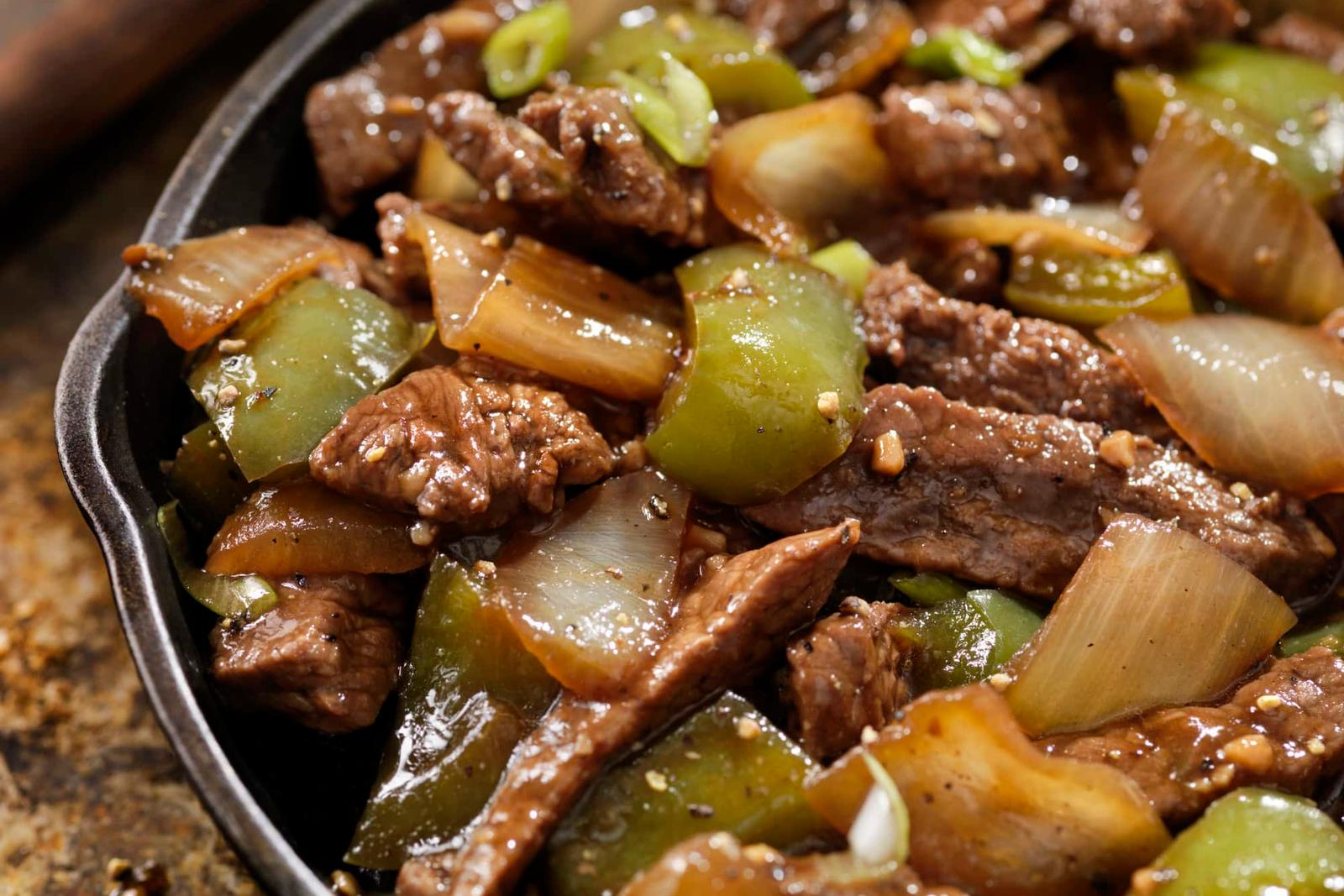 Bœuf poivré asiatique avec sauce aux huîtres