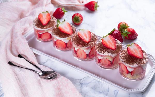 Tiramisu aux fraises en verrines