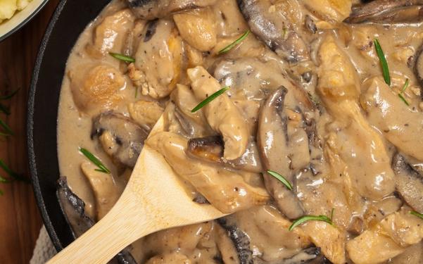 Recette du poulet Stroganoff