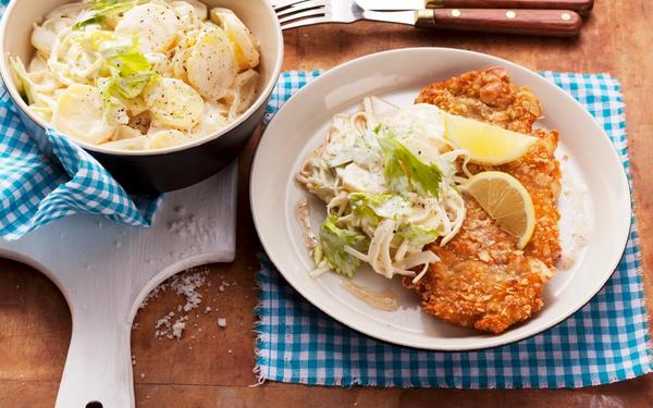 Escalope panée aux amandes et salade de pommes de terre