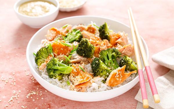 Recette riz au brocolis et saumon sauce sésame