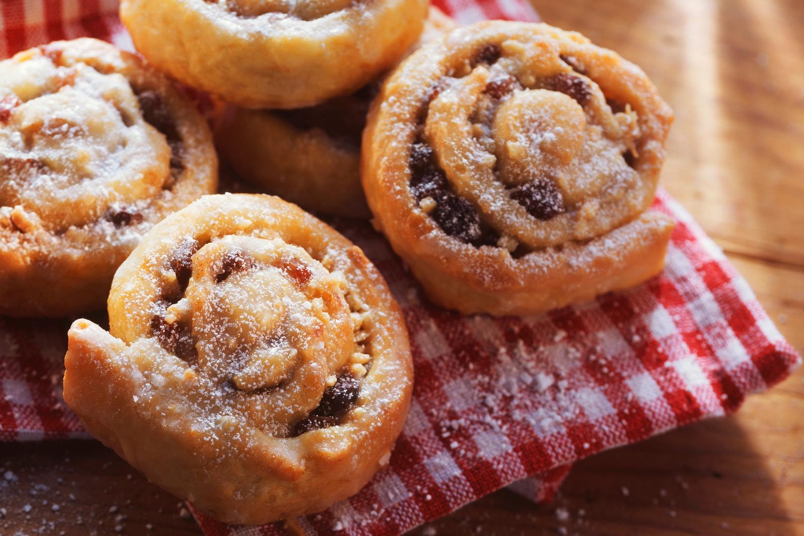 Escargots aux raisins secs saupoudrés de sucre glace