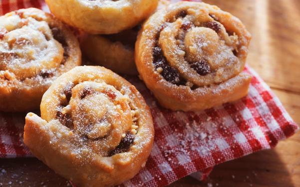 Escargots aux raisins secs saupoudrés de sucre glace