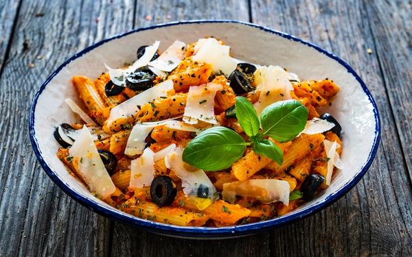 Recette rigatoni à la sauce pesto au basilic