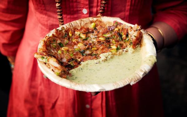 Tarte indienne aux oignons rouges, ail et fèves