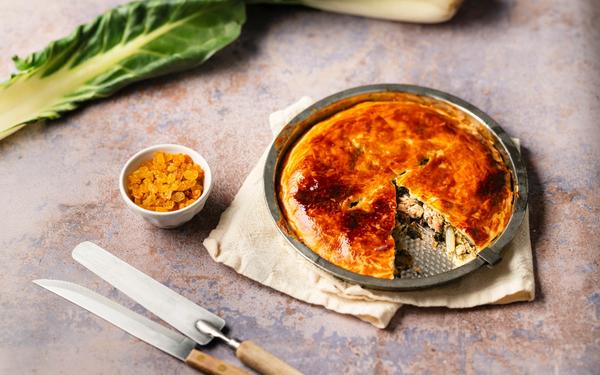 Tourte aux blettes, sardines et raisins secs