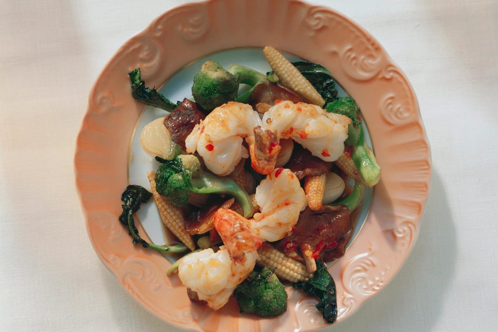 Langoustines aux légumes épicés (épis de maïs, épinards, brocolis)