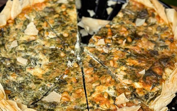 Tarte au pesto et pignons de pin au basilic
