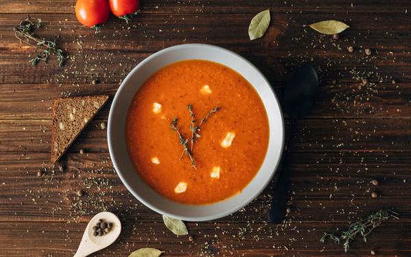 Soupe provençale à la tomate