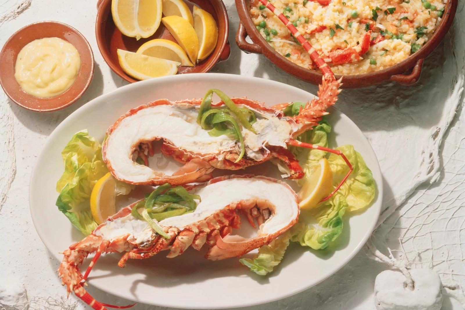 Langouste avec riz et ail