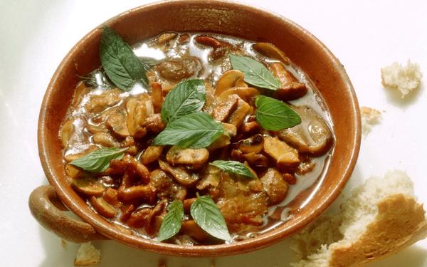 Funghi alla toscana (champignons frits à l'ail mode toscane)