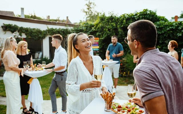 Apéro d’été : idées, recettes et conseils pour un apéritif dinatoire réussi