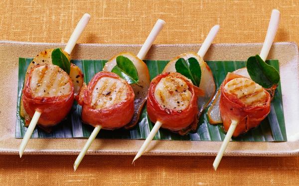 Pétoncles grillés en brochette