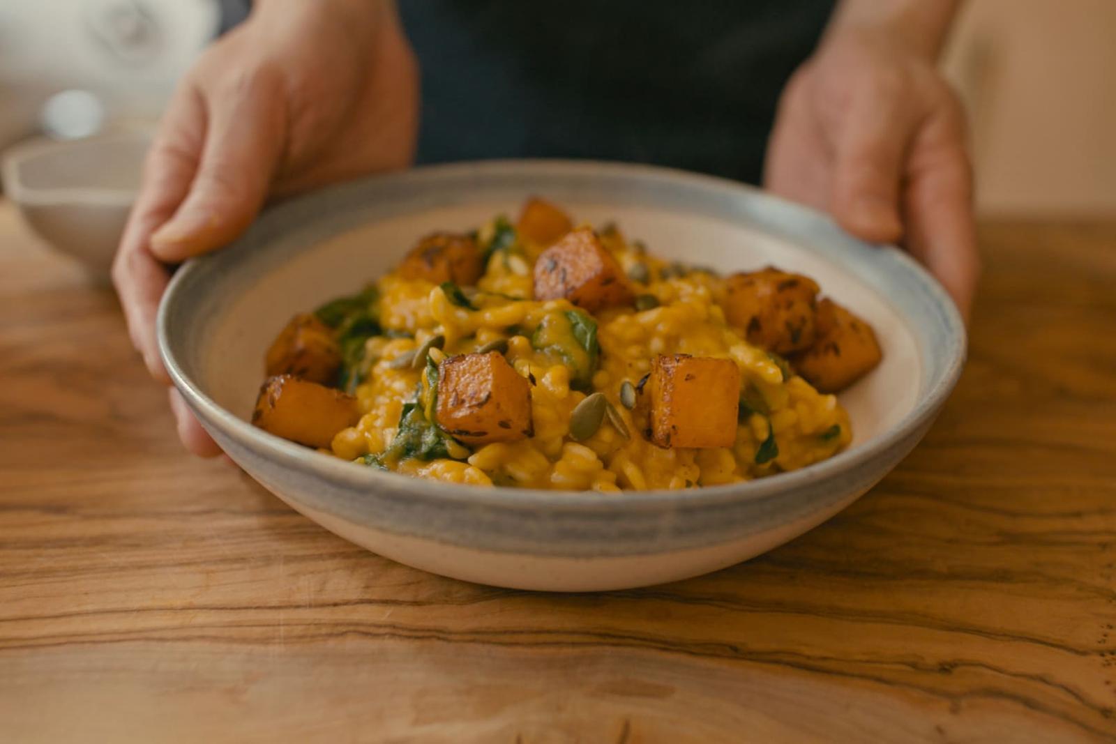 Risotto végétalien à la courge musquée et aux épinards