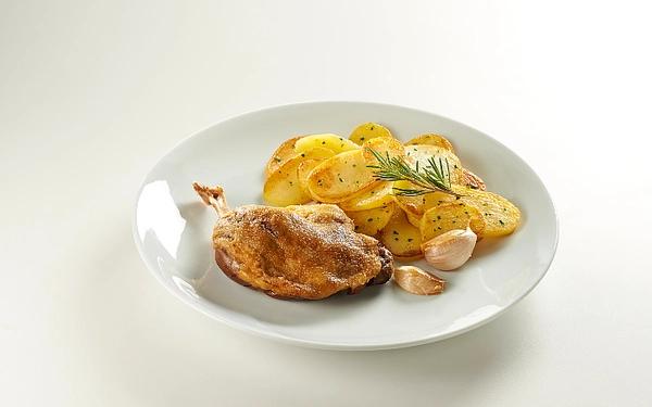 Confit de canard et pommes de terre sarladaises