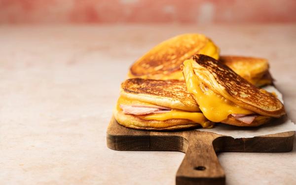 Pancakes au fromage jambon
