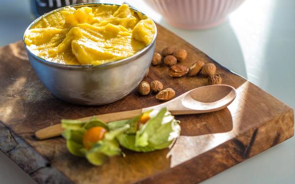 Smoothie mangue banane physalis et graines de chia