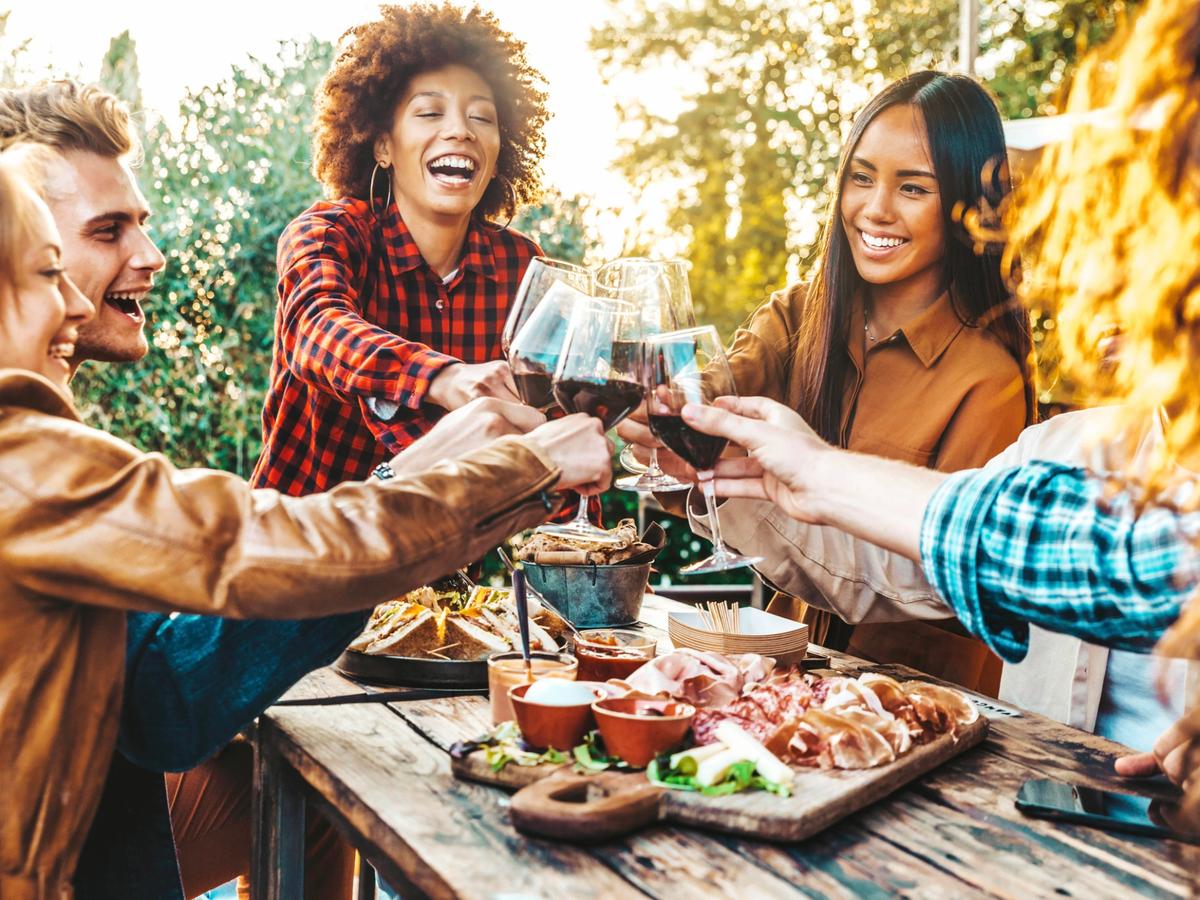 Après un excès à l’apéro ou au barbecue : comment aider son corps à récupérer ?