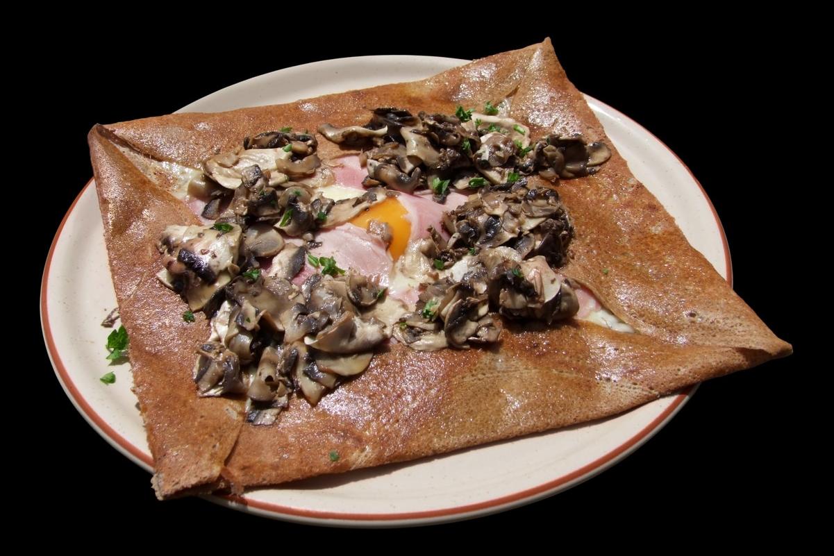 Galette de blé noir complète œuf champignon