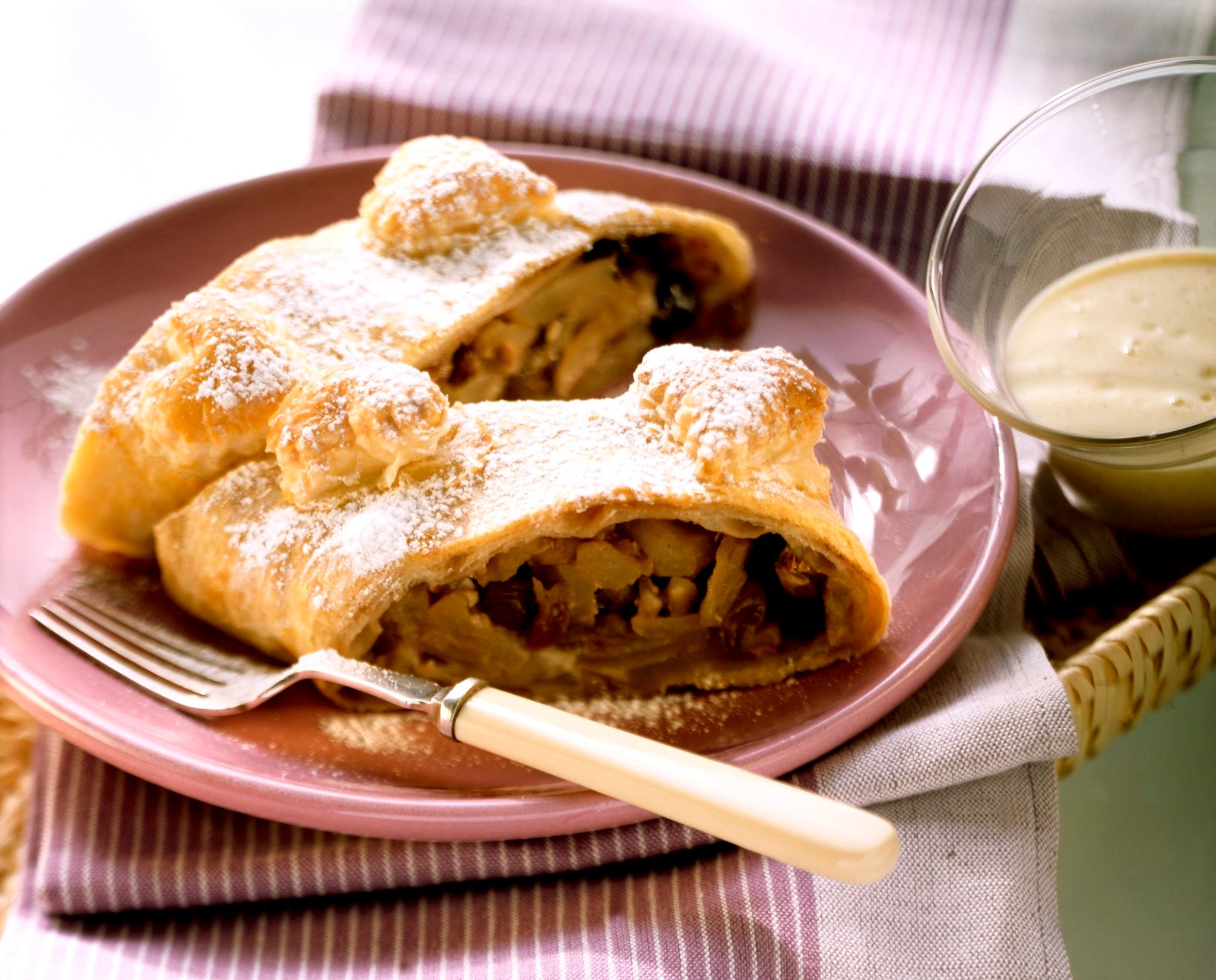 Strudel aux pommes et crème anglaise