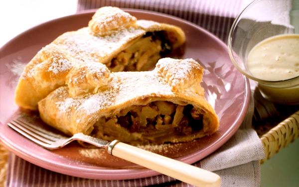 Strudel aux pommes et crème anglaise