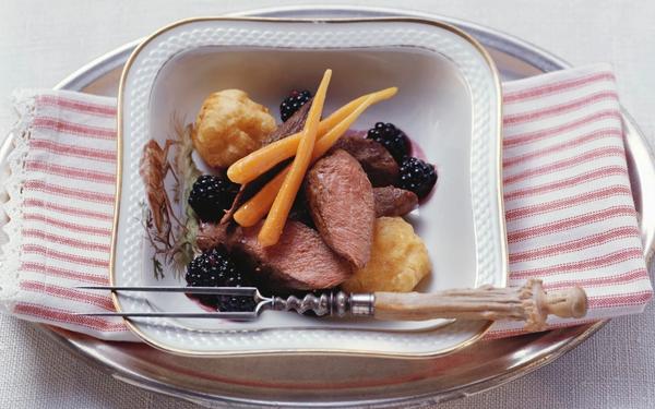 Lièvre à la sauce aux mûres