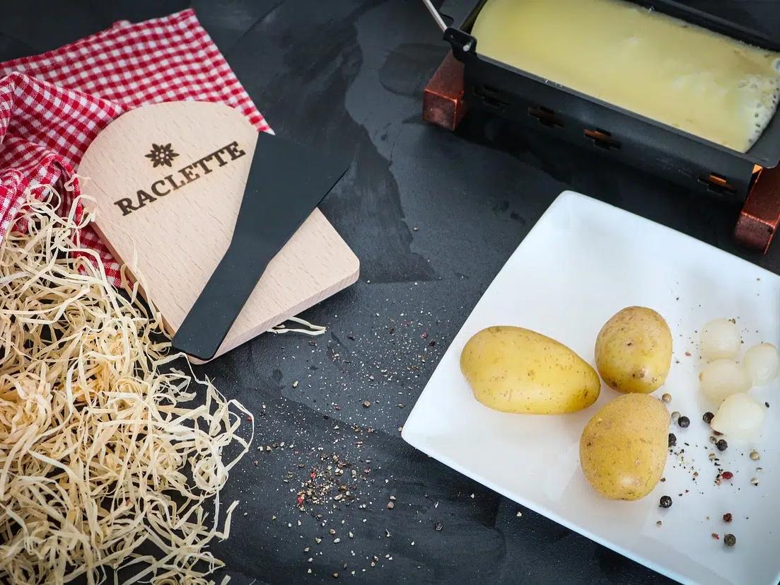 Comparatif : les meilleurs appareils à raclette pour des soirées conviviales réussies