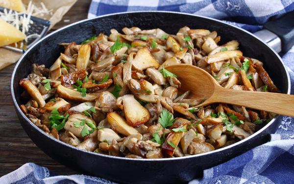 Cèpes poêlés au persil