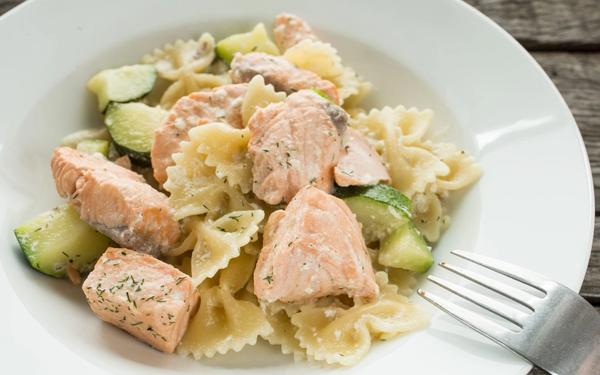 Recette farfales au saumon