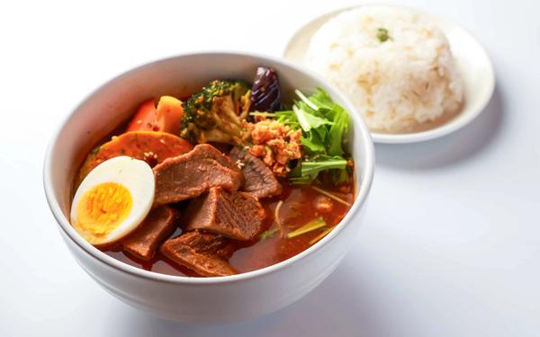 Ramen coréen au curry à la langue de bœuf
