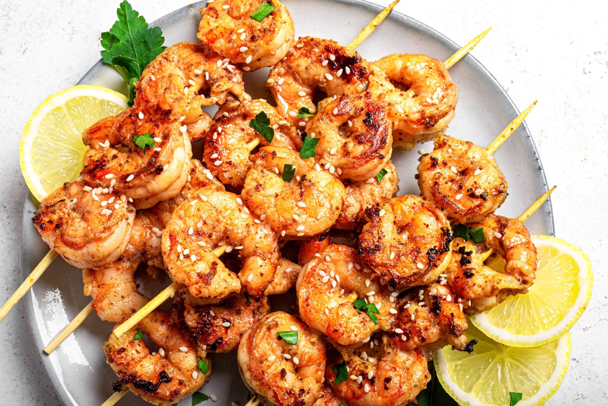 Brochettes de crevettes grillées